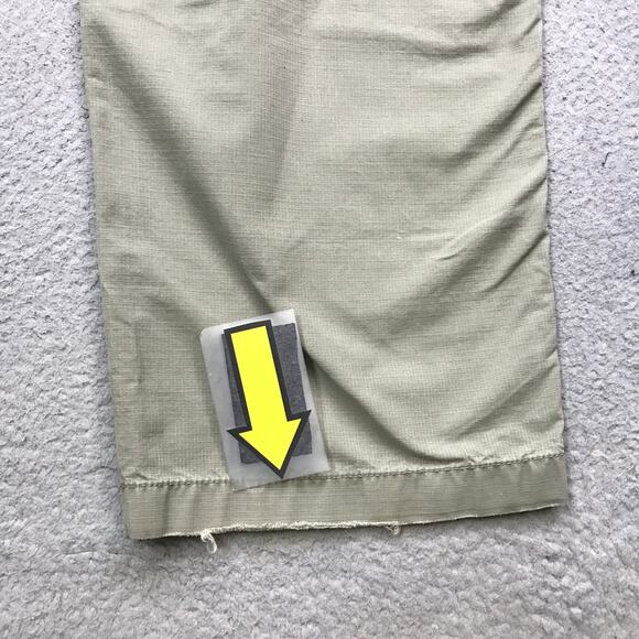 LL Bean Natural Fit Cargo Hiking Pants Mens 42x34 Fits 40x31 Straight Green - Picture 5 of 8